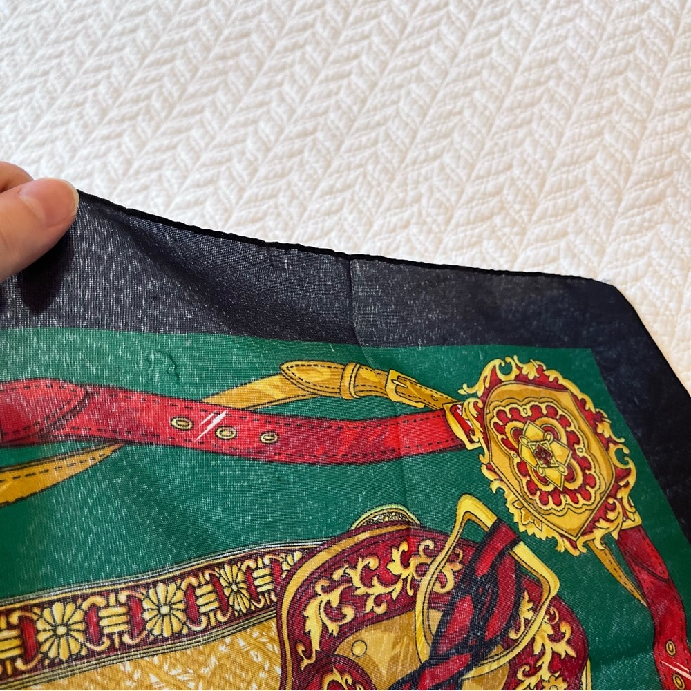 Vintage Square Gold Luxury Hardware Print Pattern Scarf 30" x 30" - Picture 10 of 13